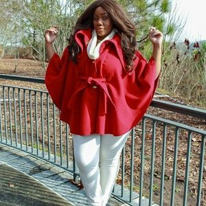 Serving curvy girl cutness!